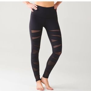 Lululemon wonder under tech mesh leggings 🖤🖤🖤